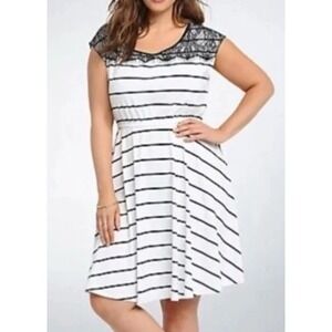 Torrid 3 Plus Size‎ Striped A-Line Lace Detail Knee Length Dress 3x 22 24
